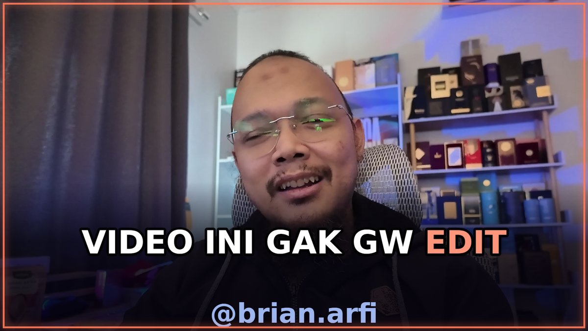Satu frame dari video promo Talk Time: orang ngomong ke kamera dengan tulisan hook di bagian bawah